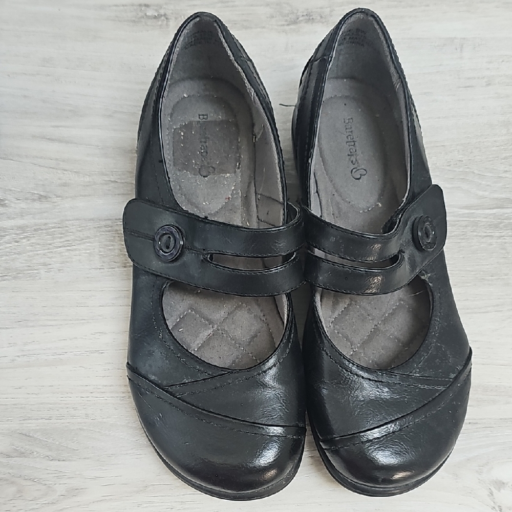 BareTraps Black Leather Comfort Flats